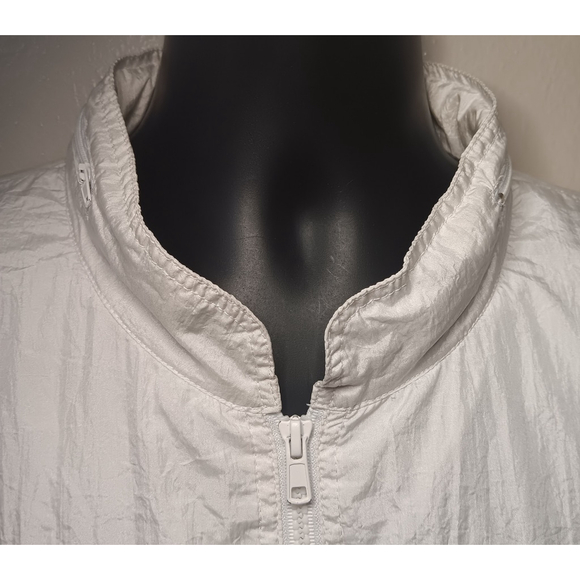 Vintage Crystal Cruises Serenity Medium Jacket White Windbreaker Hood Relax - Picture 2 of 9